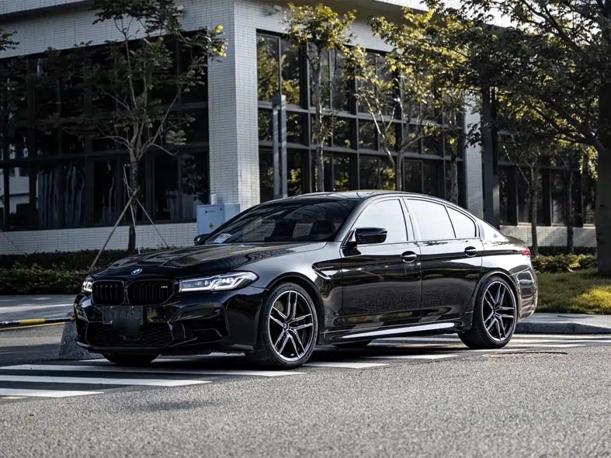 BMW M5  2021