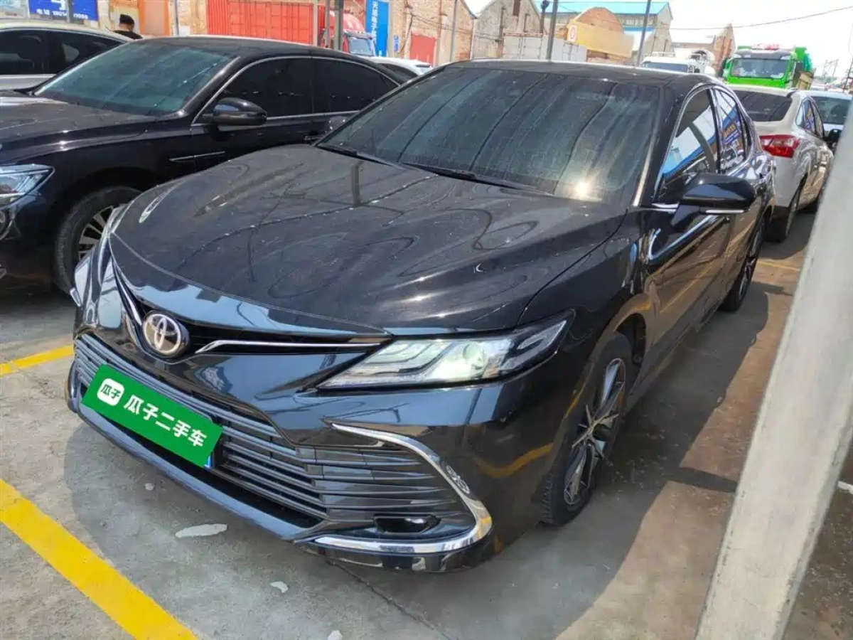 TOYOTA CAMRY