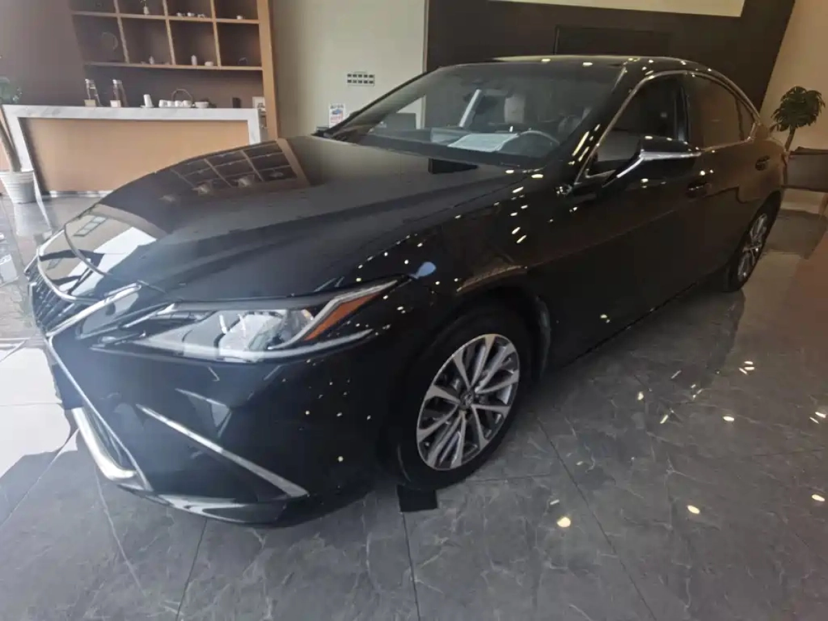 LEXUS ES  2024