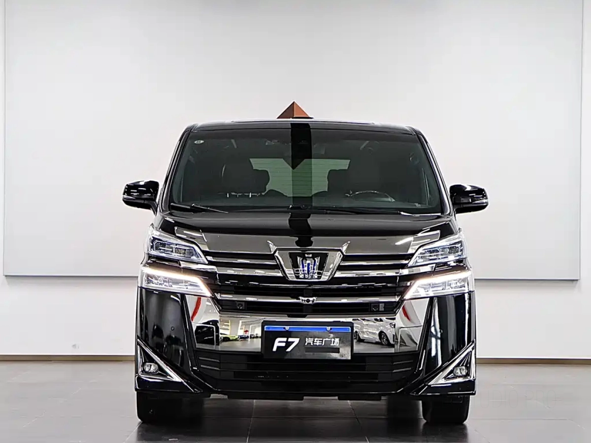 TOYOTA VELLFIRE