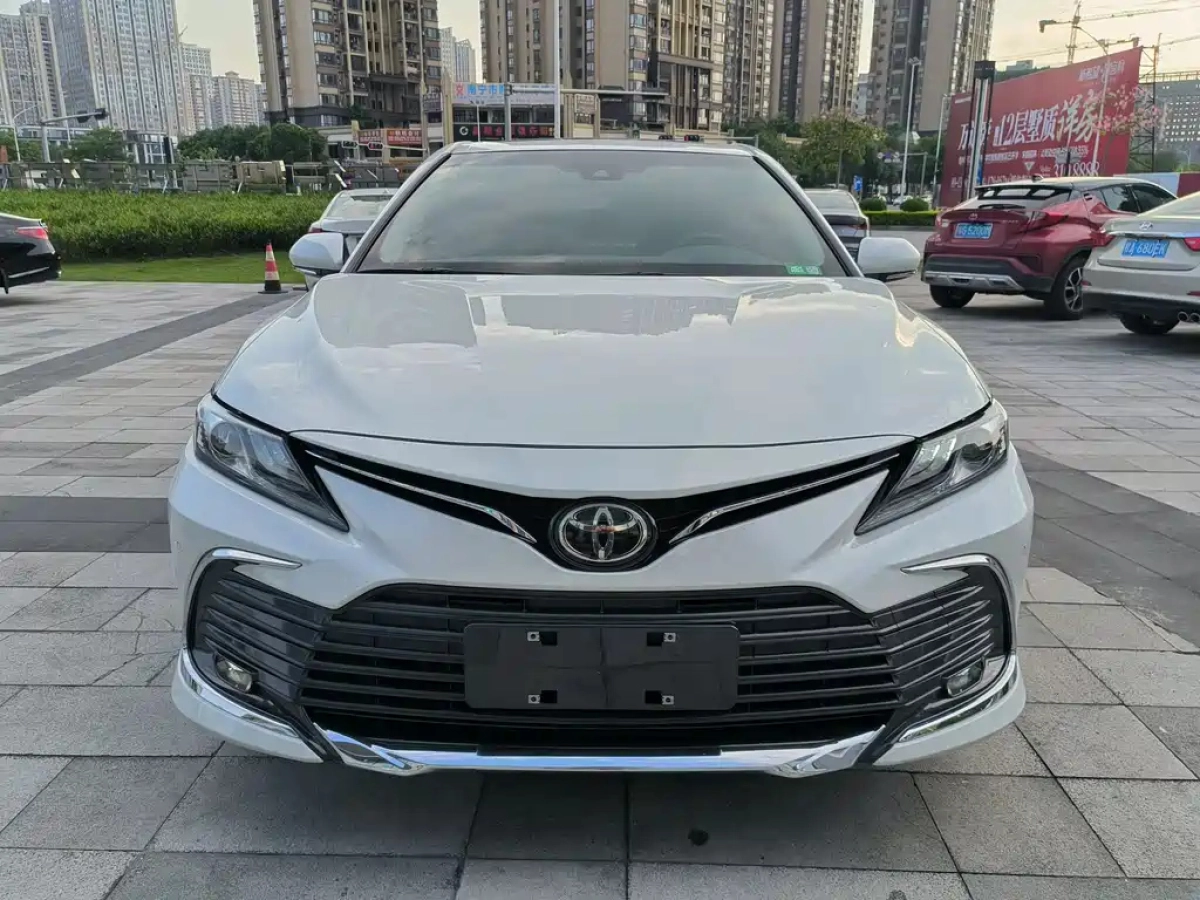 TOYOTA CAMRY  2024