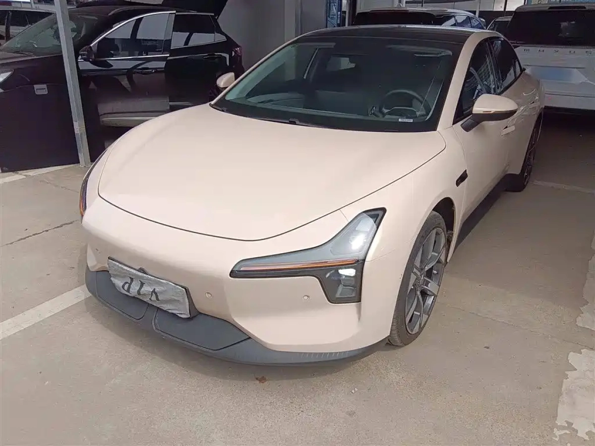 XPENG MOTORS MONA M03