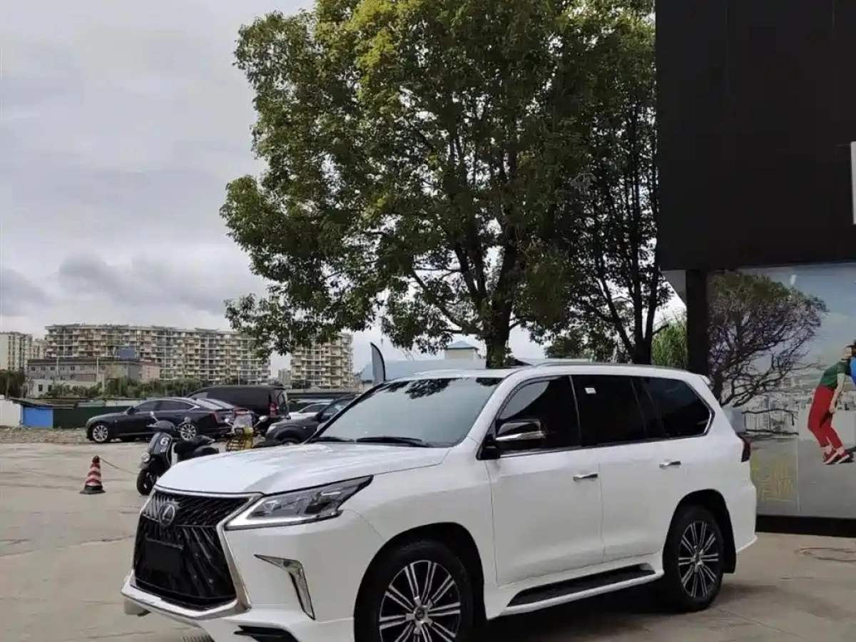 LEXUS LX  2020