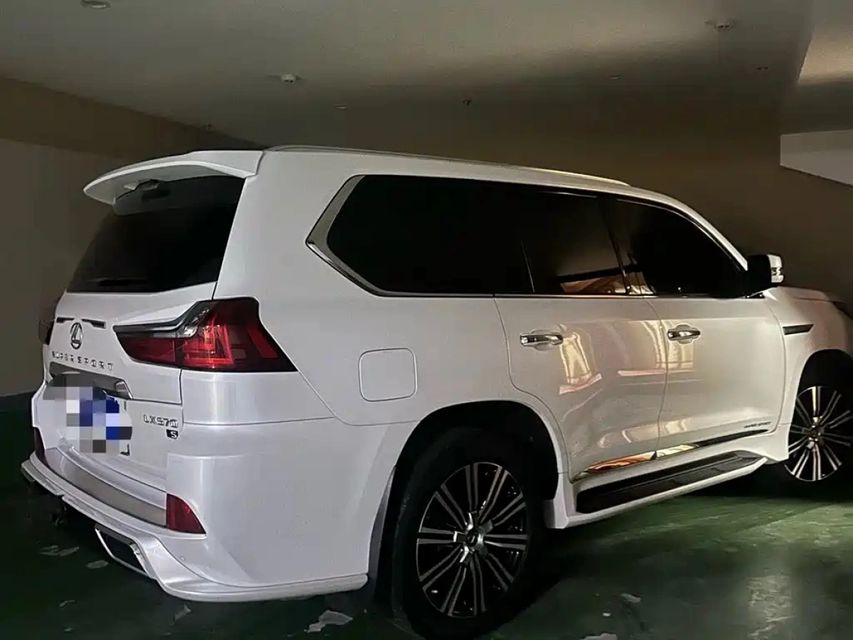 LEXUS LX