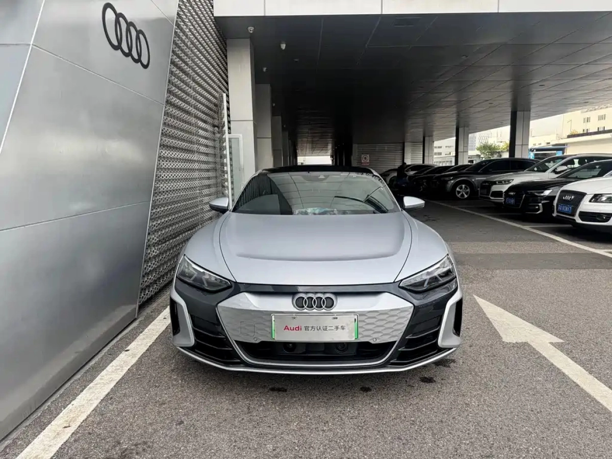 AUDI E-TRON GT