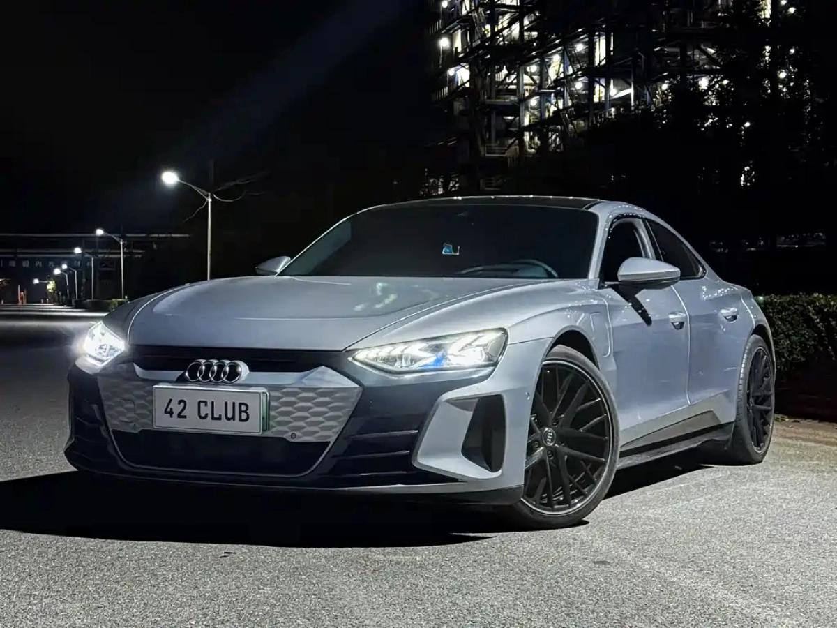 AUDI E-TRON GT