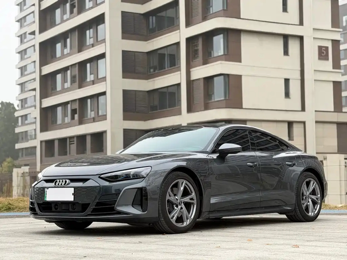 AUDI E-TRON GT
