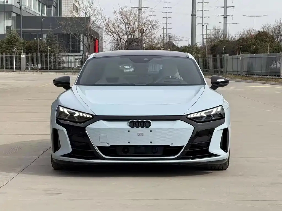 AUDI E-TRON GT