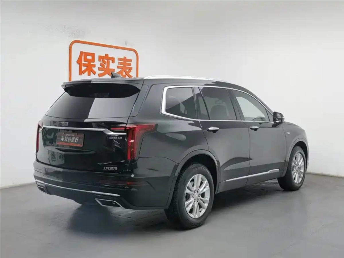 CADILLAC XT6