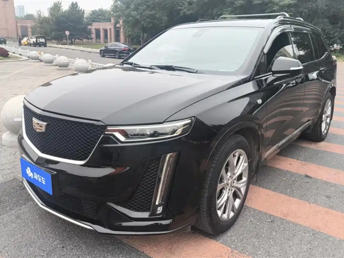 CADILLAC XT6