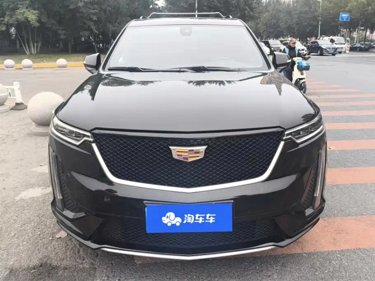 CADILLAC XT6