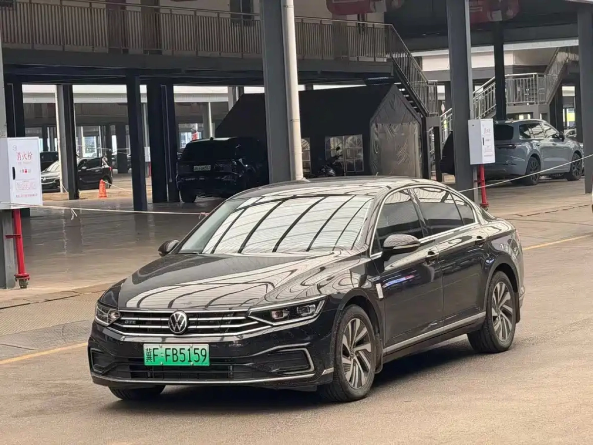 VOLKSWAGEN MAGOTAN GTE PLUG IN HYBRID