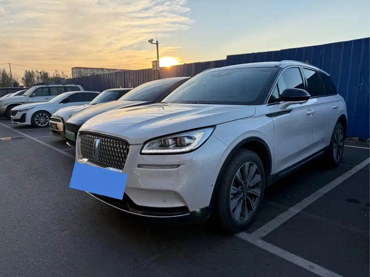 LINCOLN ADVENTURER  2020