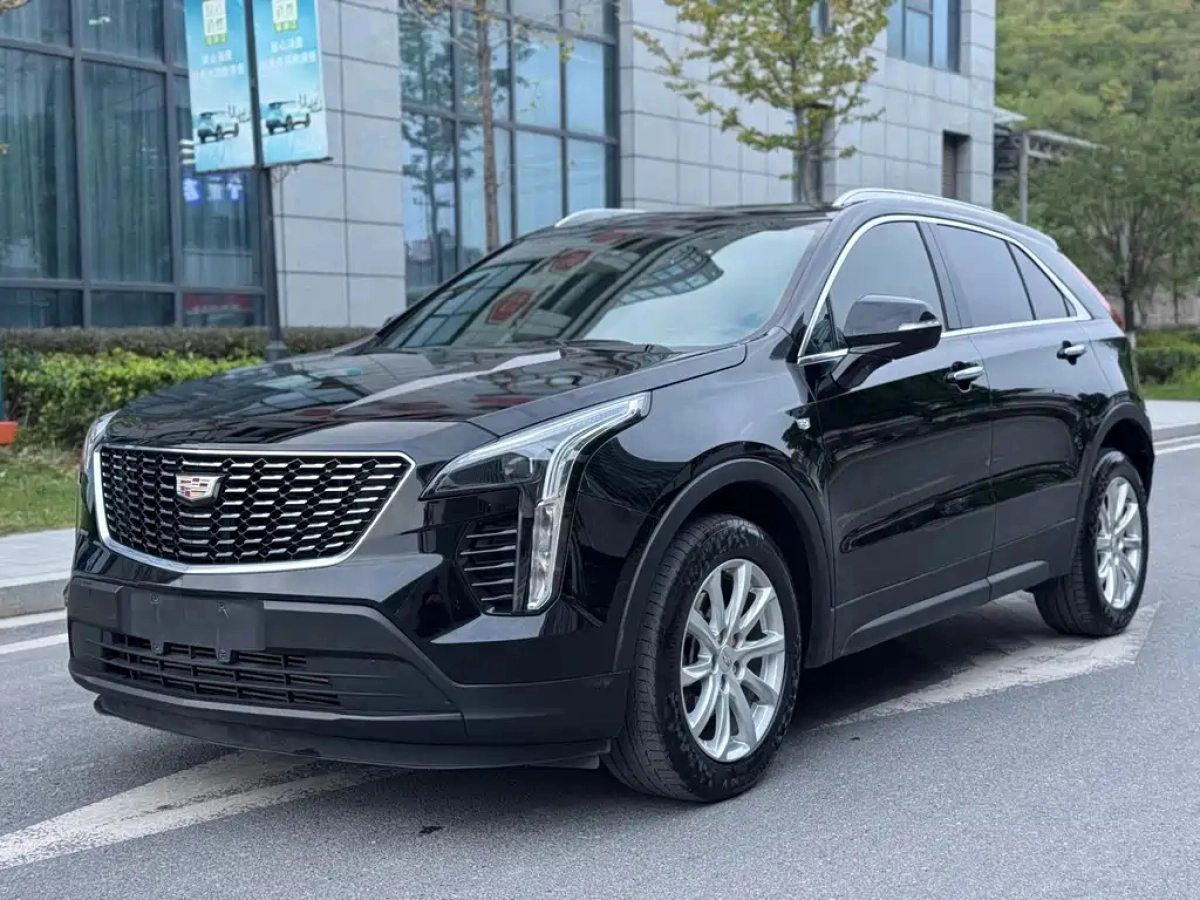 CADILLAC XT4