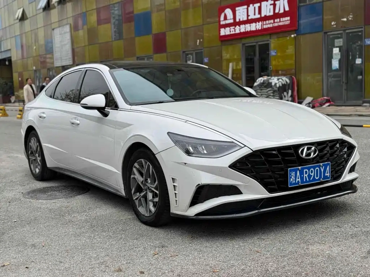 HYUNDAI SONATA