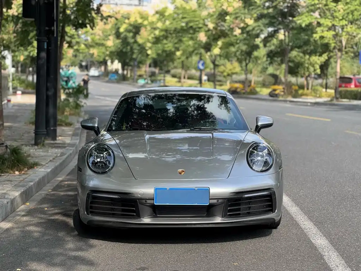 PORSCHE 911