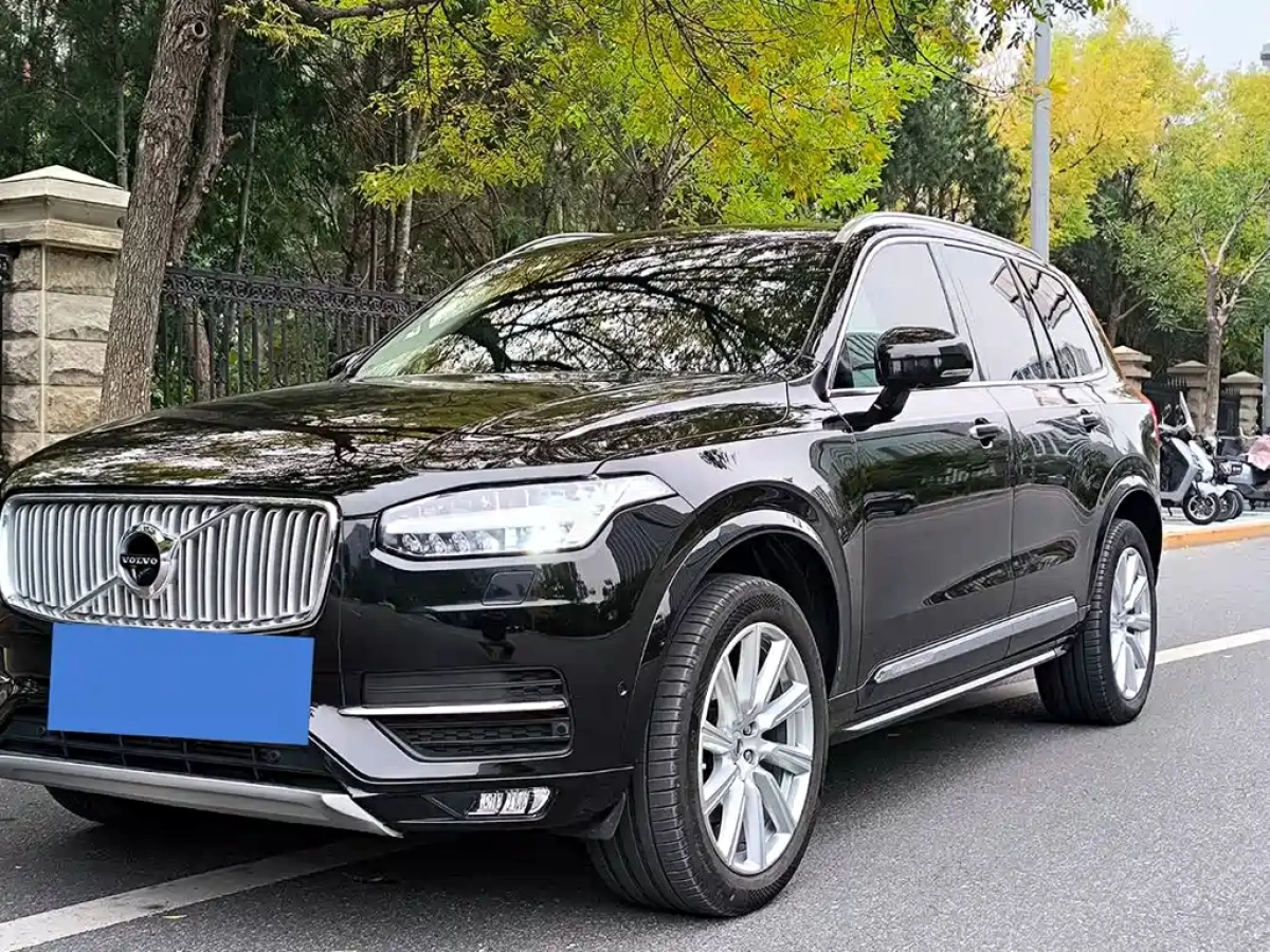 VOLVO XC90  2019