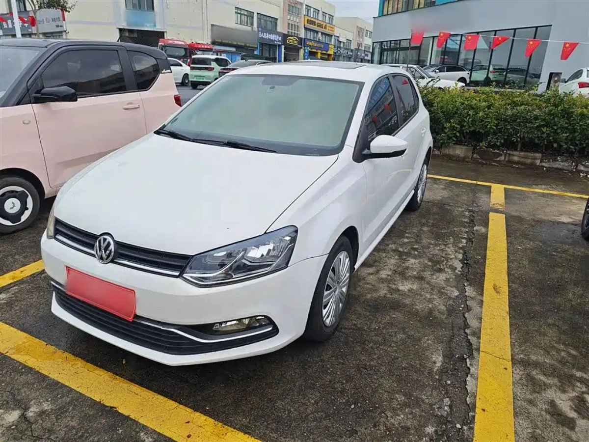 VOLKSWAGEN POLO