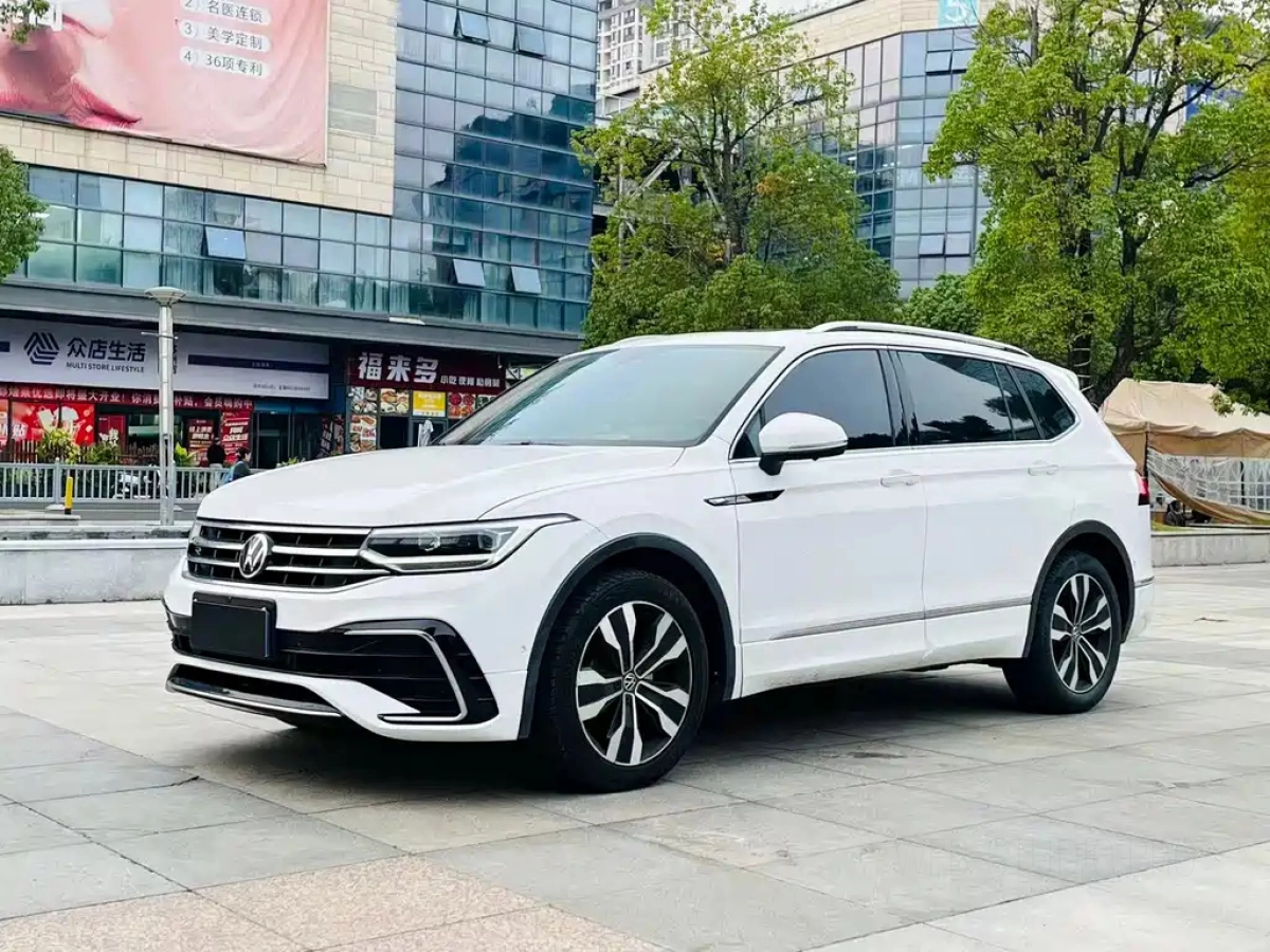 VOLKSWAGEN TIGUAN L