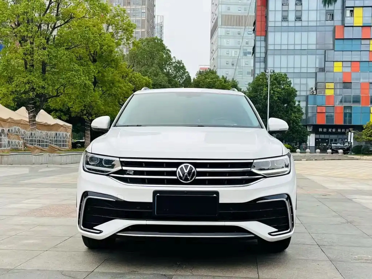 VOLKSWAGEN TIGUAN L