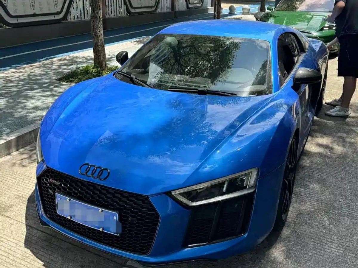 AUDI R8  2020