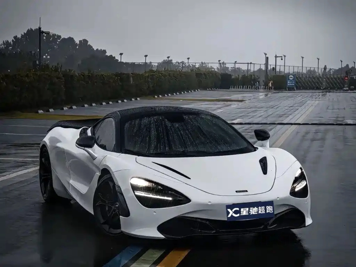 MCLAREN 720S