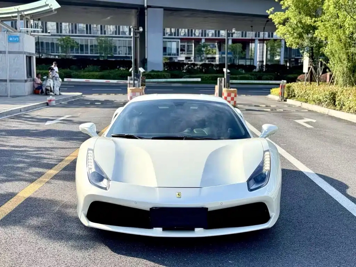 FERRARI 488  2019