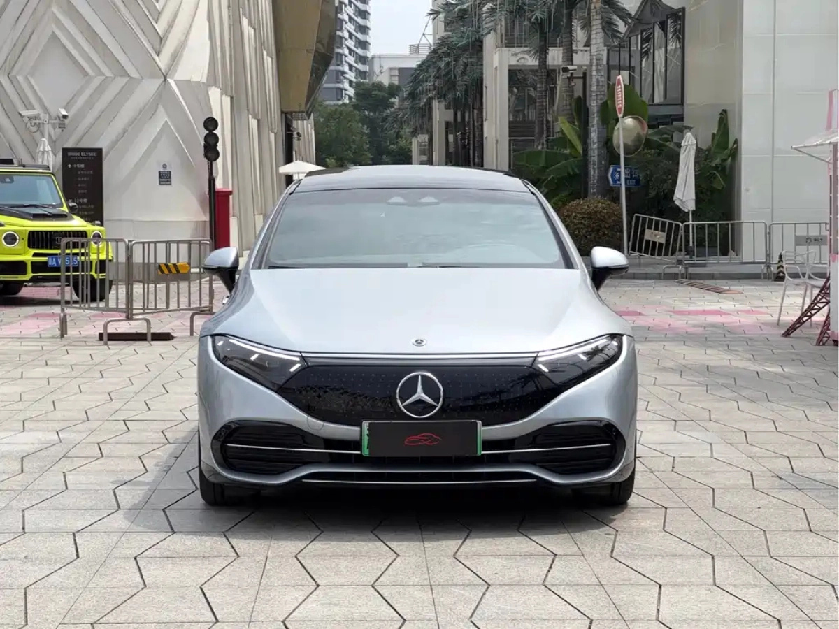 MERCEDES BENZ EQS