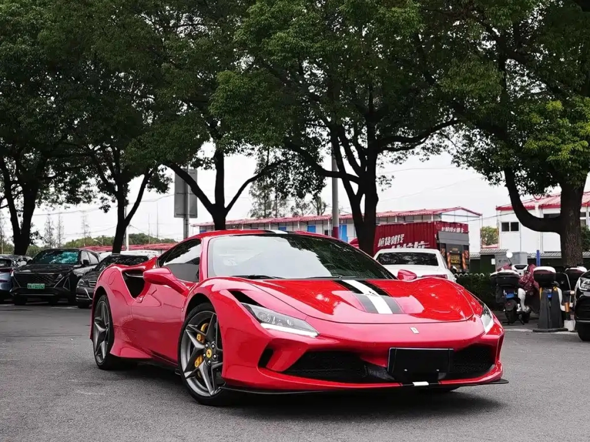 FERRARI F8