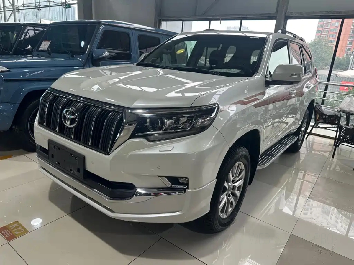 TOYOTA PRADO