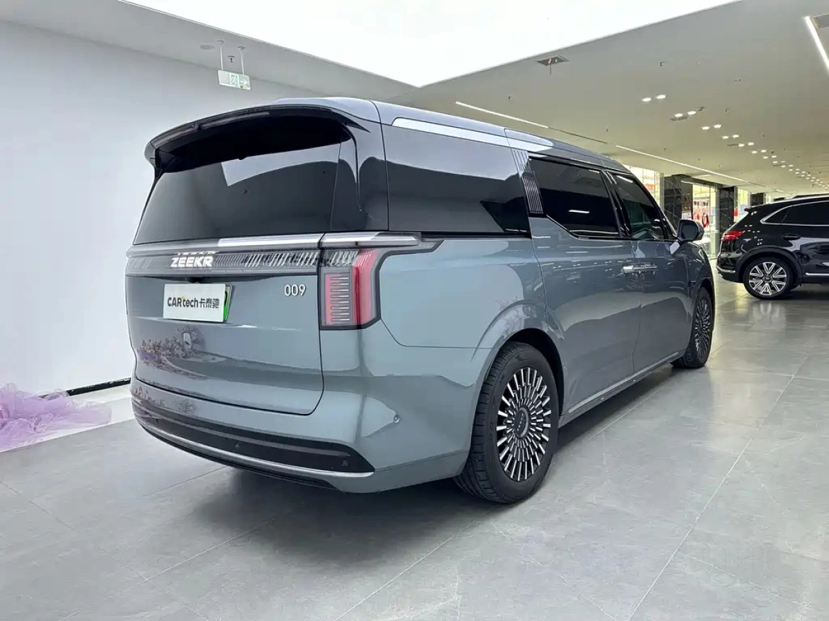 ZEEKR 009