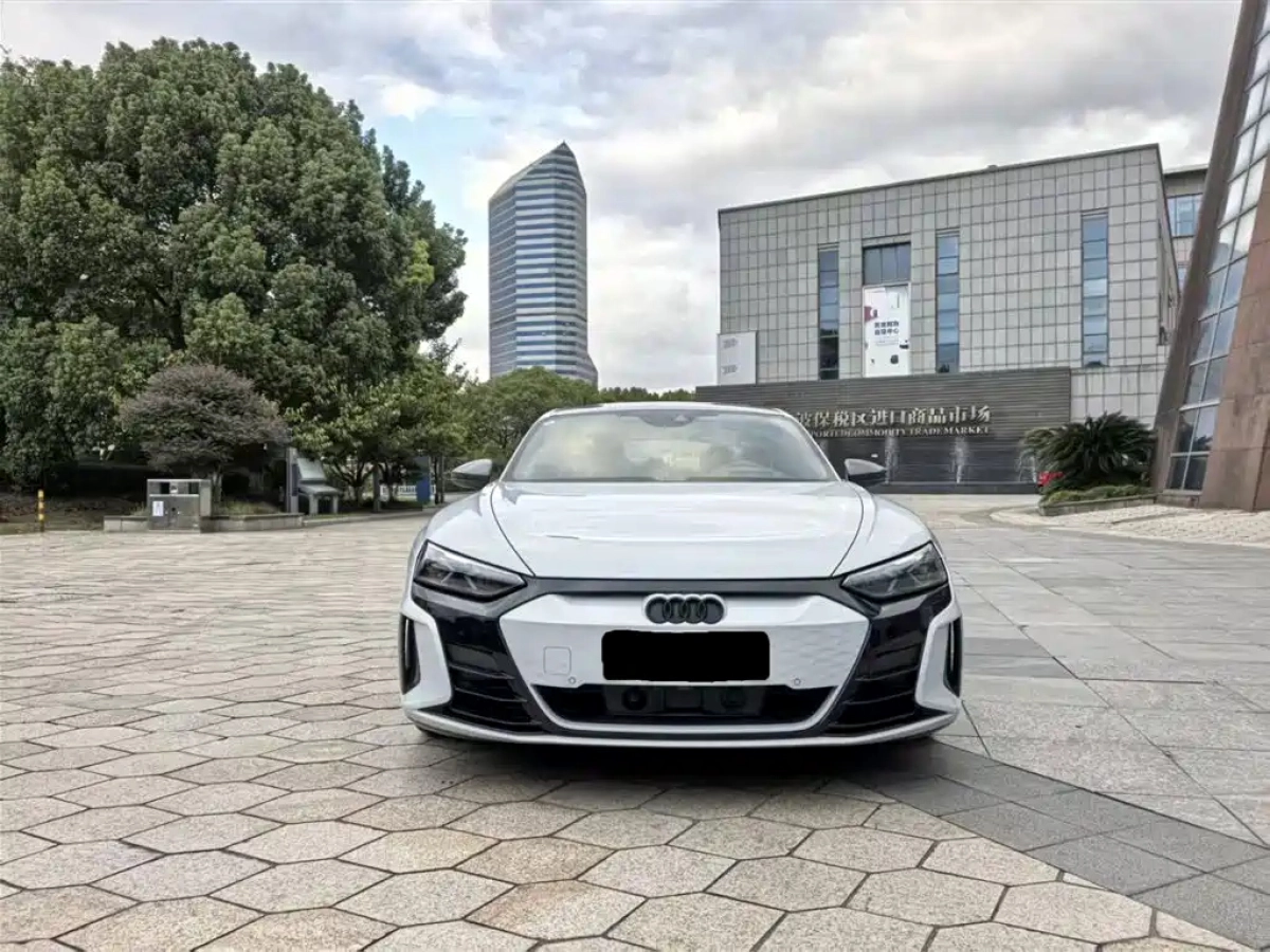 AUDI RS E-TRON GT