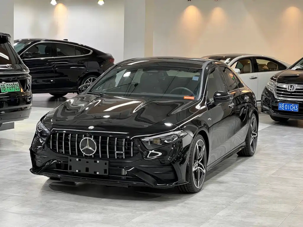 MERCEDES BENZ A-CLASS AMG  2025