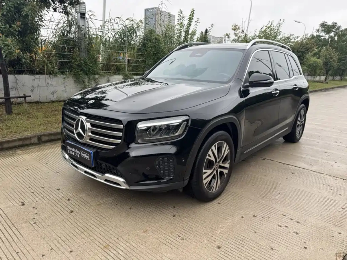 MERCEDES BENZ GLB
