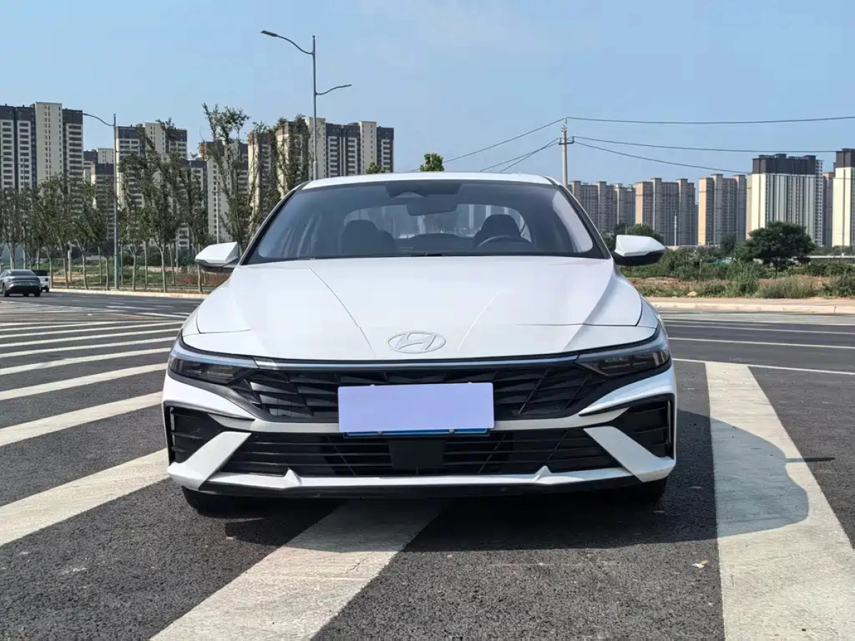 HYUNDAI ELANTRA