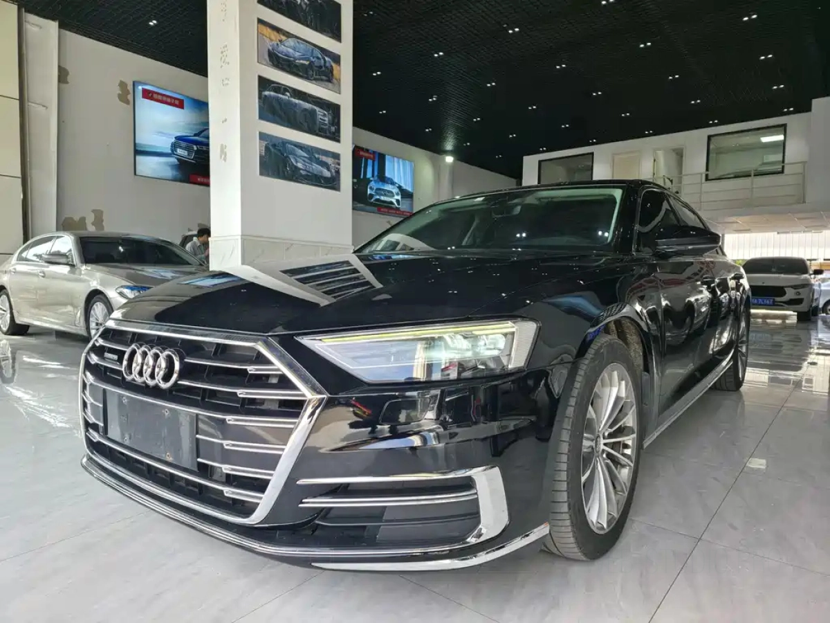 AUDI A8