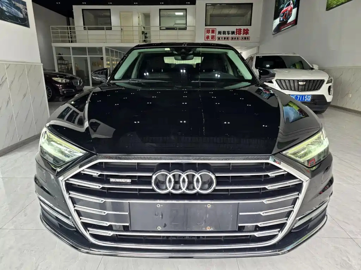 AUDI A8