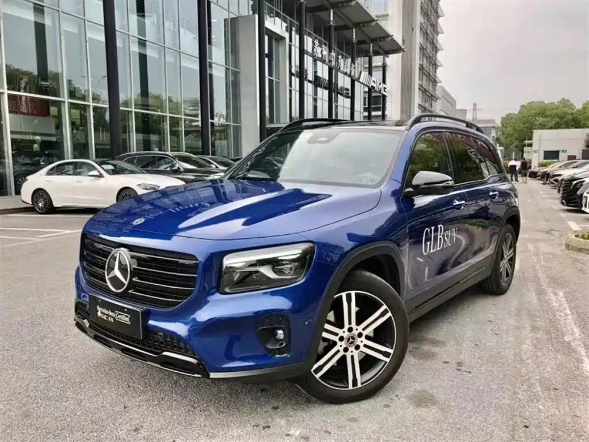 MERCEDES BENZ GLB  2023