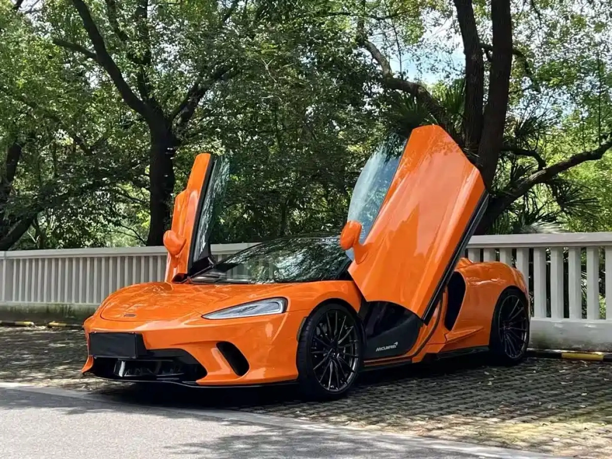 MCLAREN GT  2023
