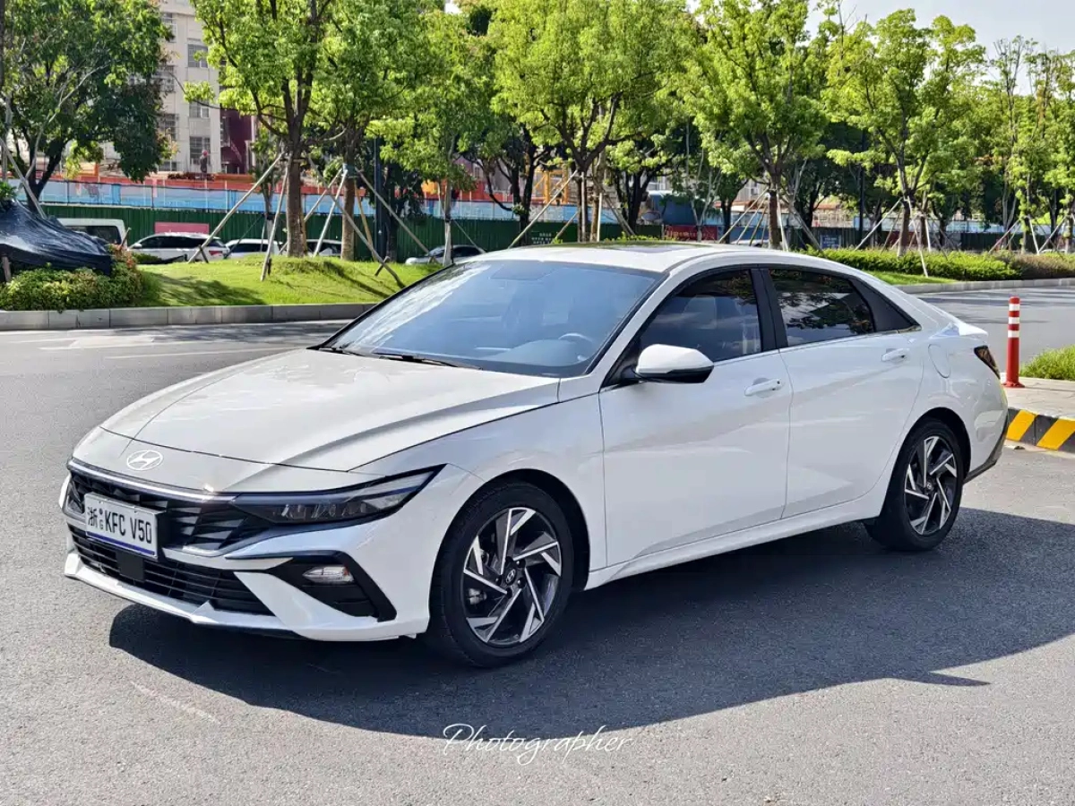 HYUNDAI ELANTRA  2023