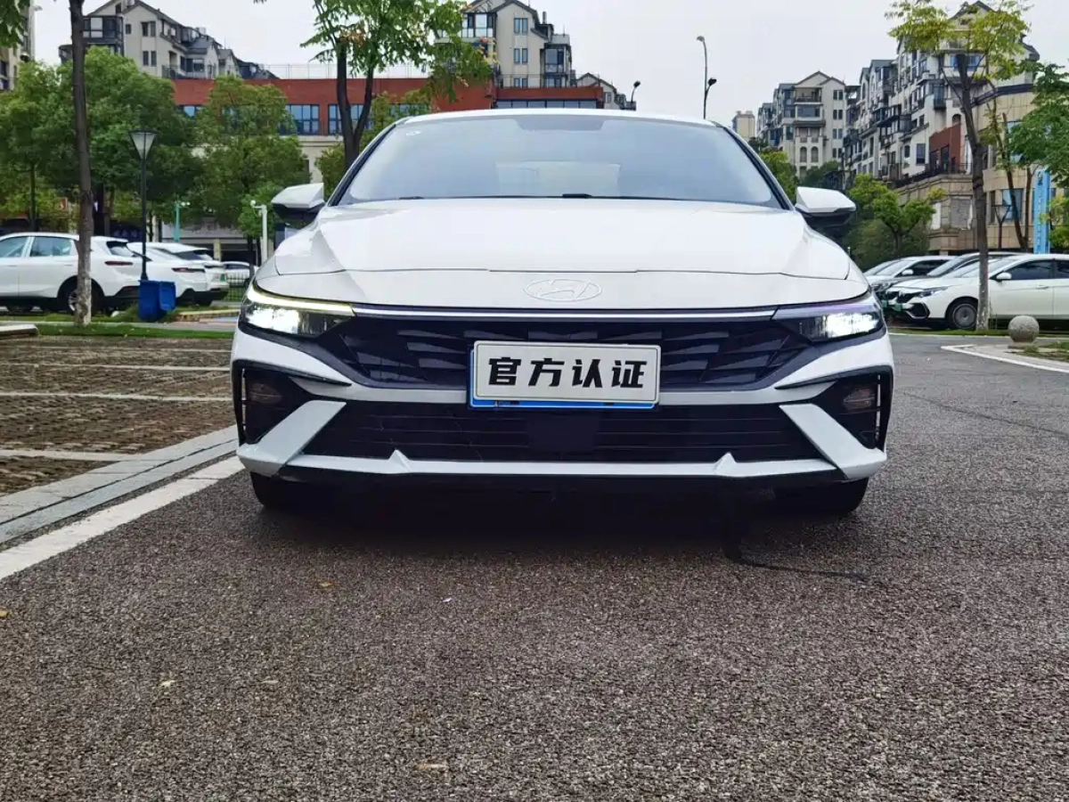 HYUNDAI ELANTRA  2023
