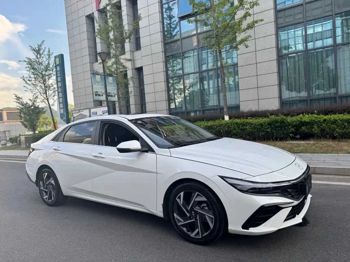 HYUNDAI ELANTRA  2023