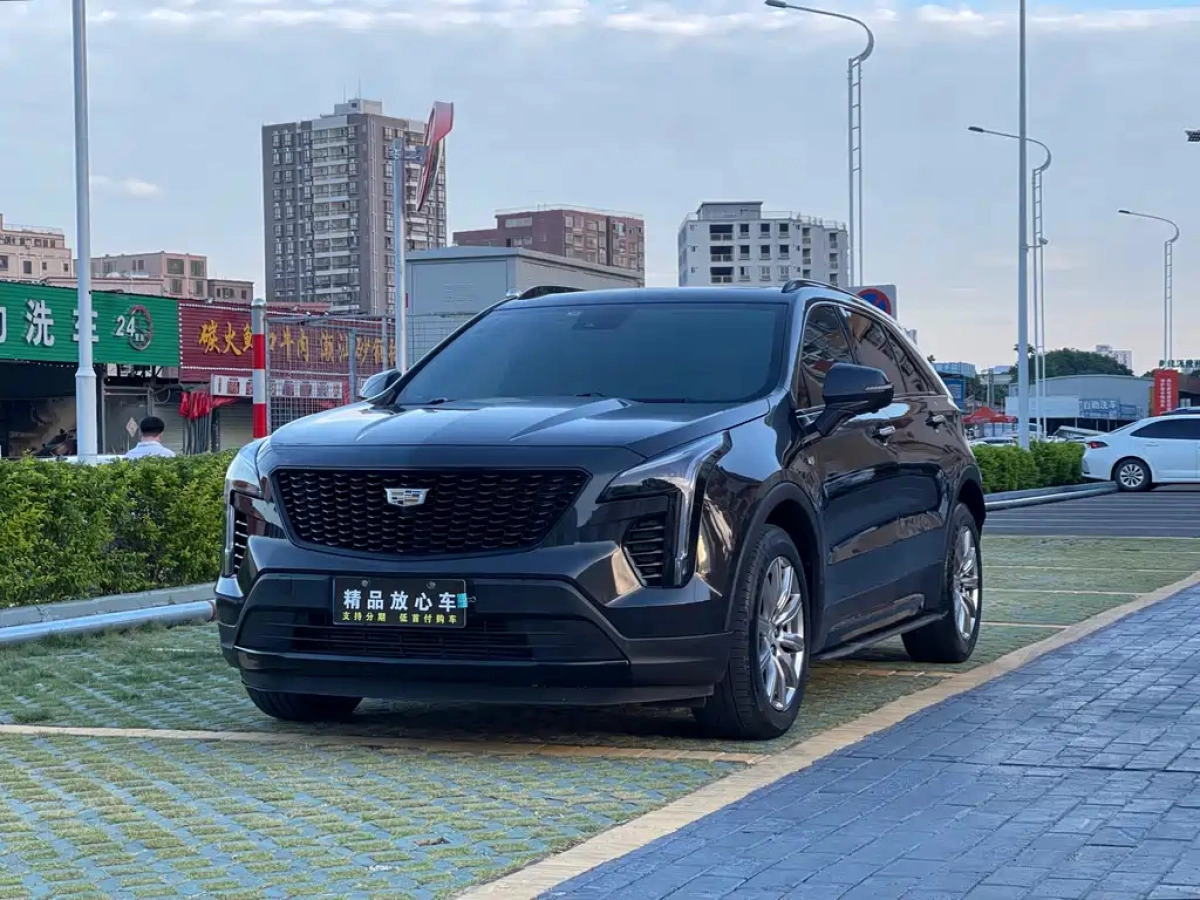CADILLAC XT4