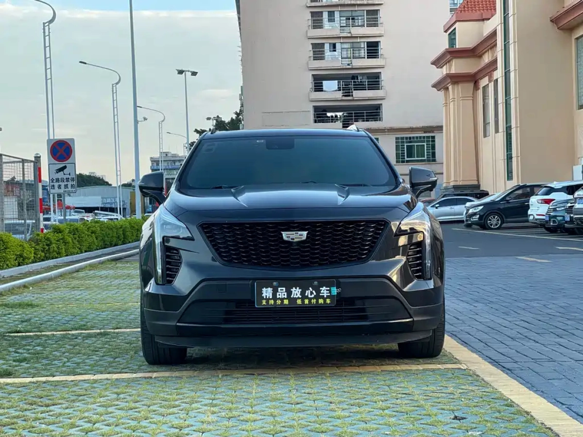 CADILLAC XT4