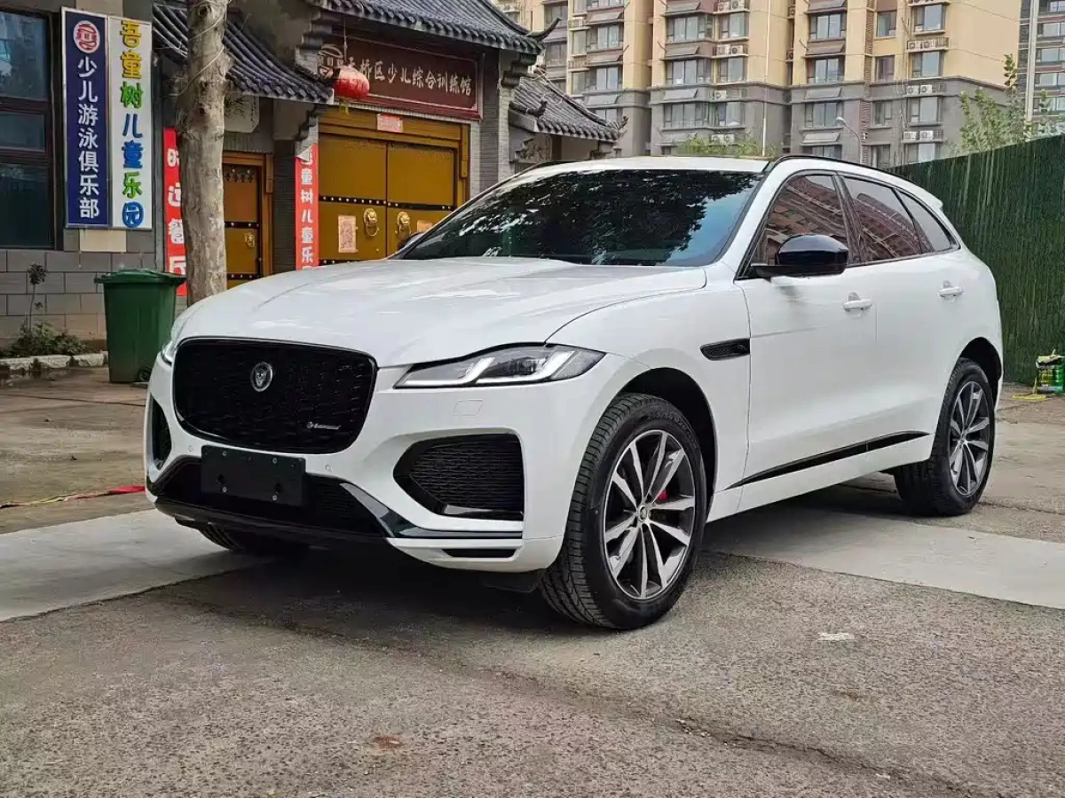 JAGUAR F-PACE  2024