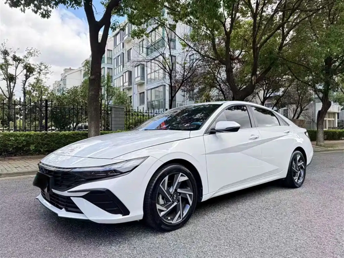HYUNDAI ELANTRA  2024