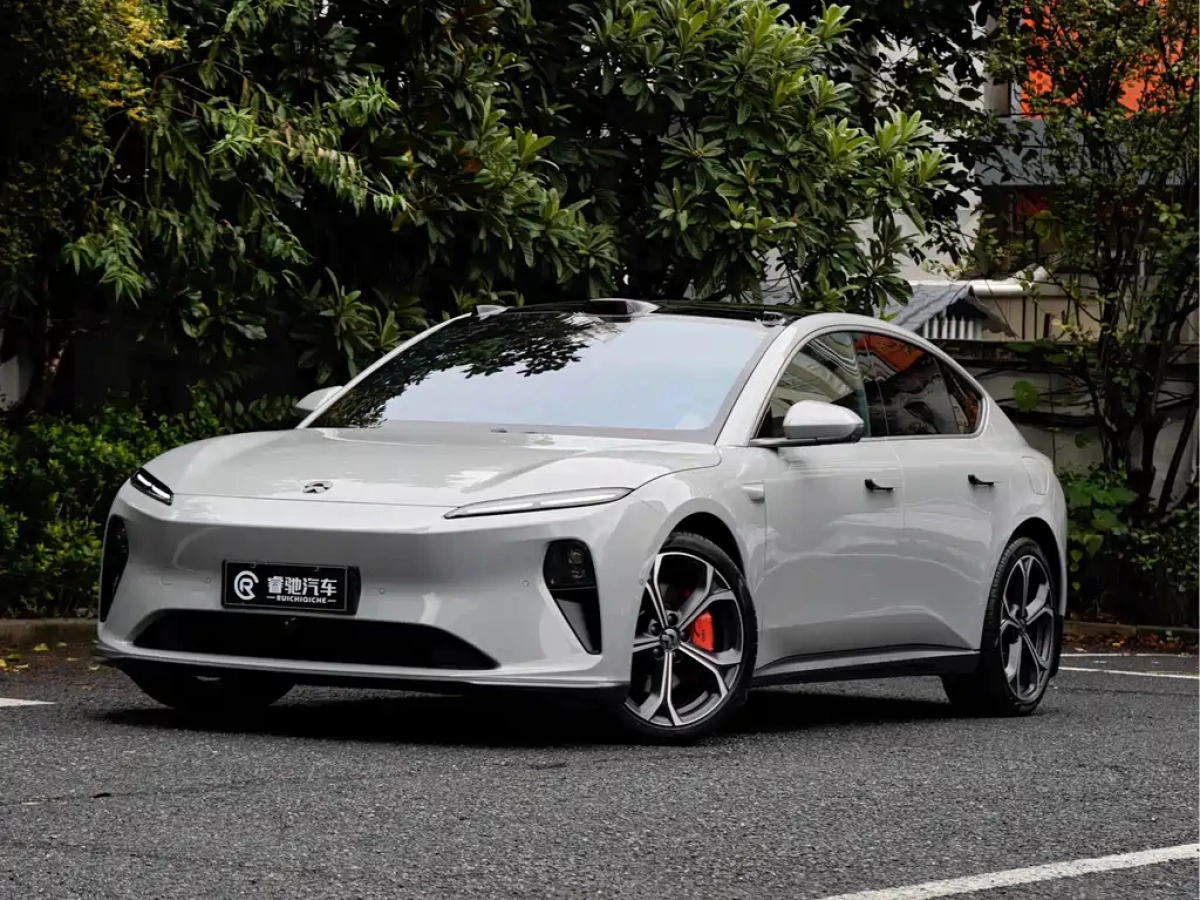 NIO ET5
