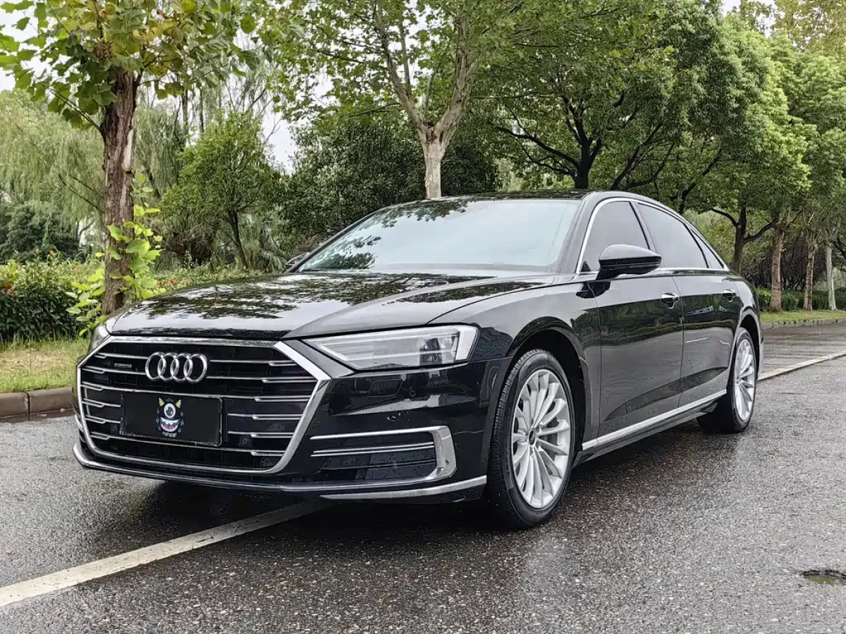 AUDI A8  2021