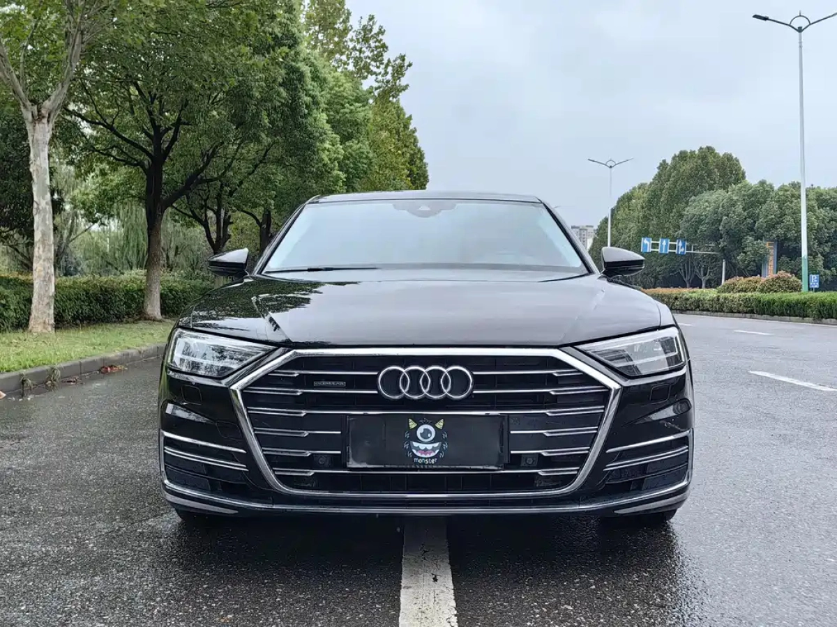 AUDI A8