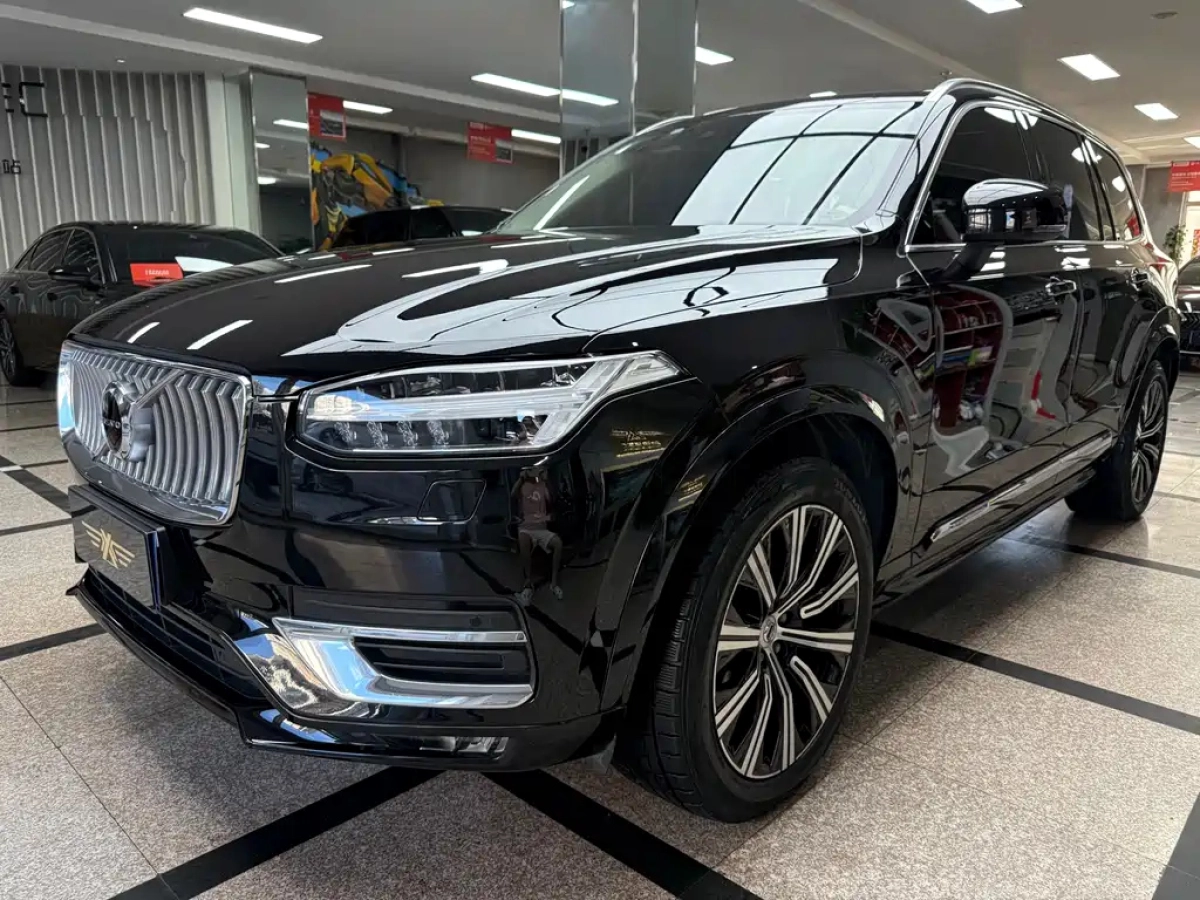 VOLVO XC90